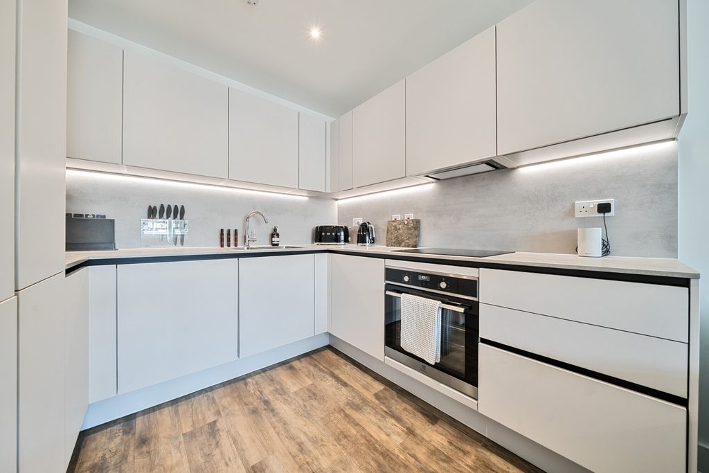 Property photo 3 of 20 1466284-15-6A1d5E...