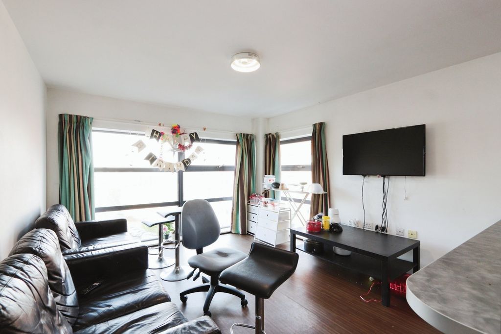 Property photo 2 of 12 Internal