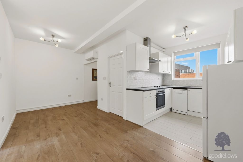 Property photo 3 of 12 Picture No. 18