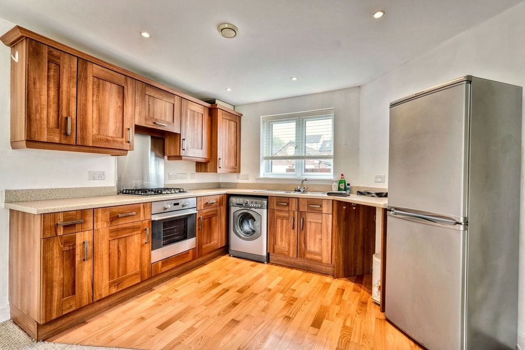 Property photo 3 of 9
