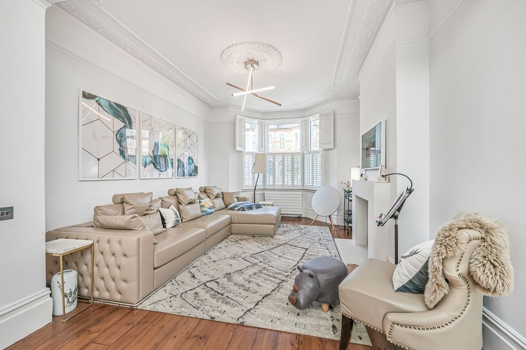 Property photo 3 of 21