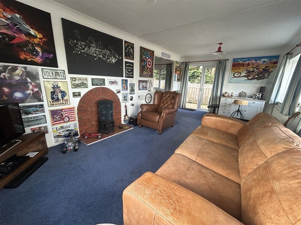 Property photo 3 of 10 Lounge