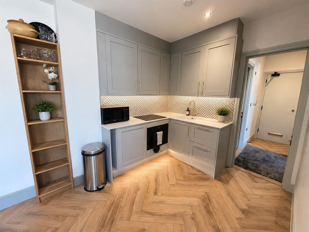 Property photo 3 of 7 Kitchen.Png