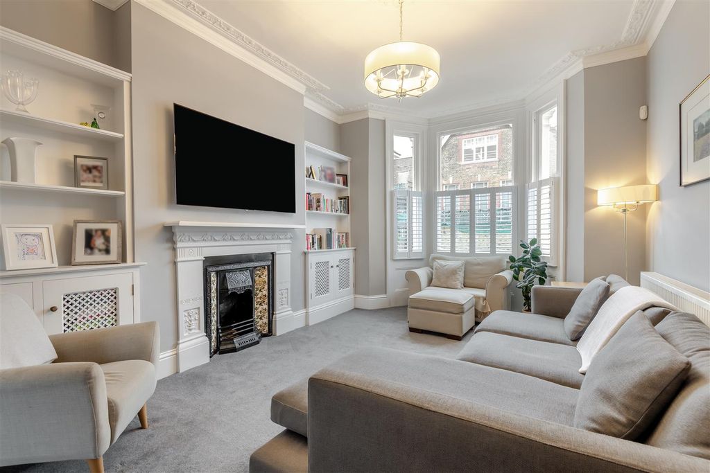 Property photo 3 of 19