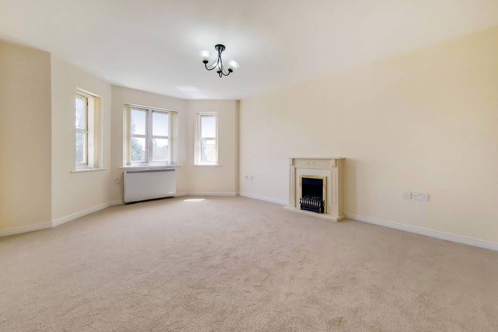 Property photo 2 of 11