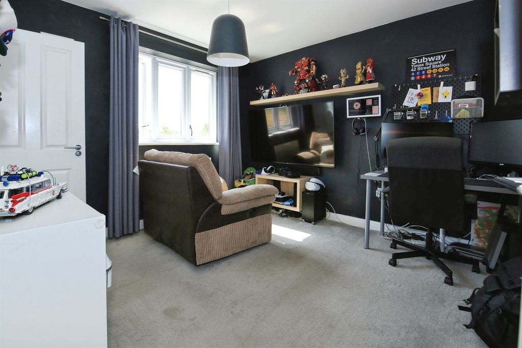 Property photo 3 of 20