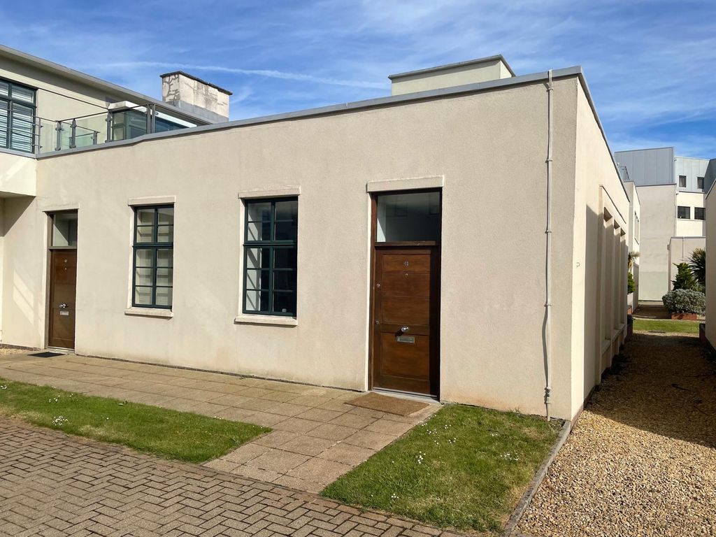 Property photo 2 of 19