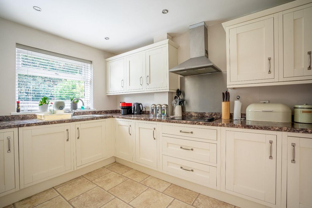 Property photo 2 of 16 Awc-7.Jpg