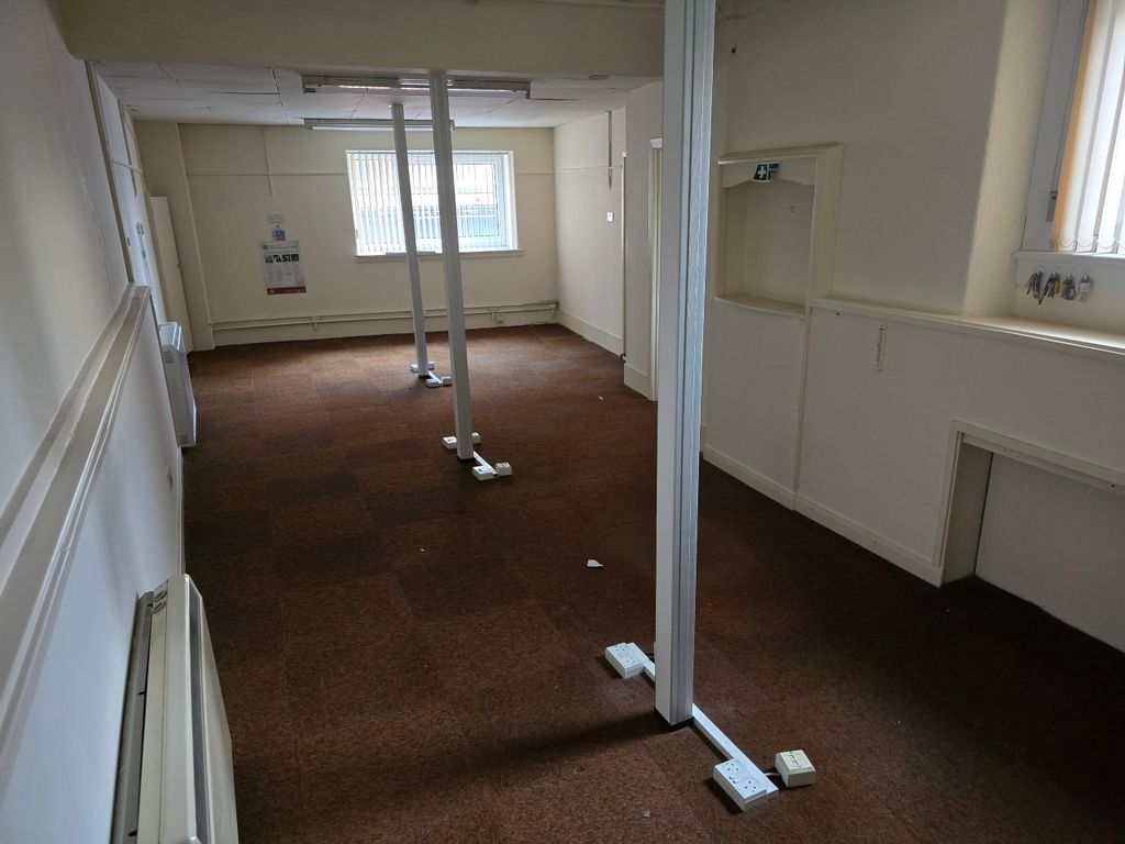 Property photo 3 of 8 3