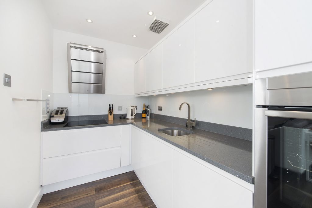 Property photo 3 of 10 Kitchen_High