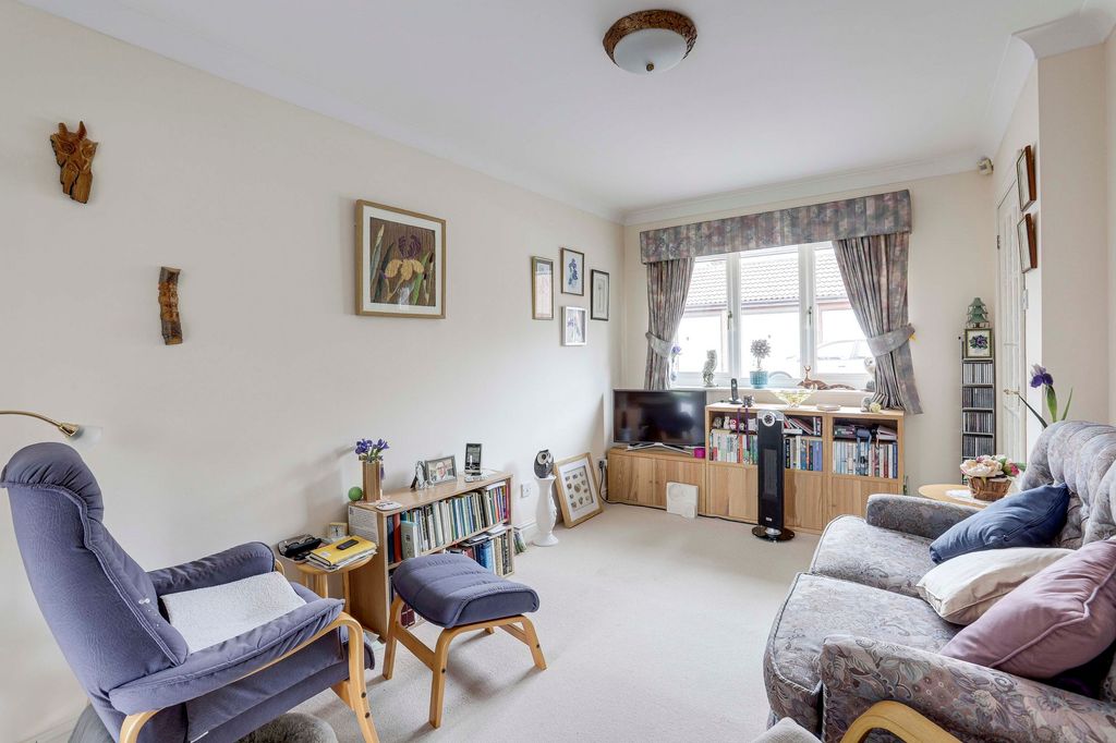 Property photo 2 of 14