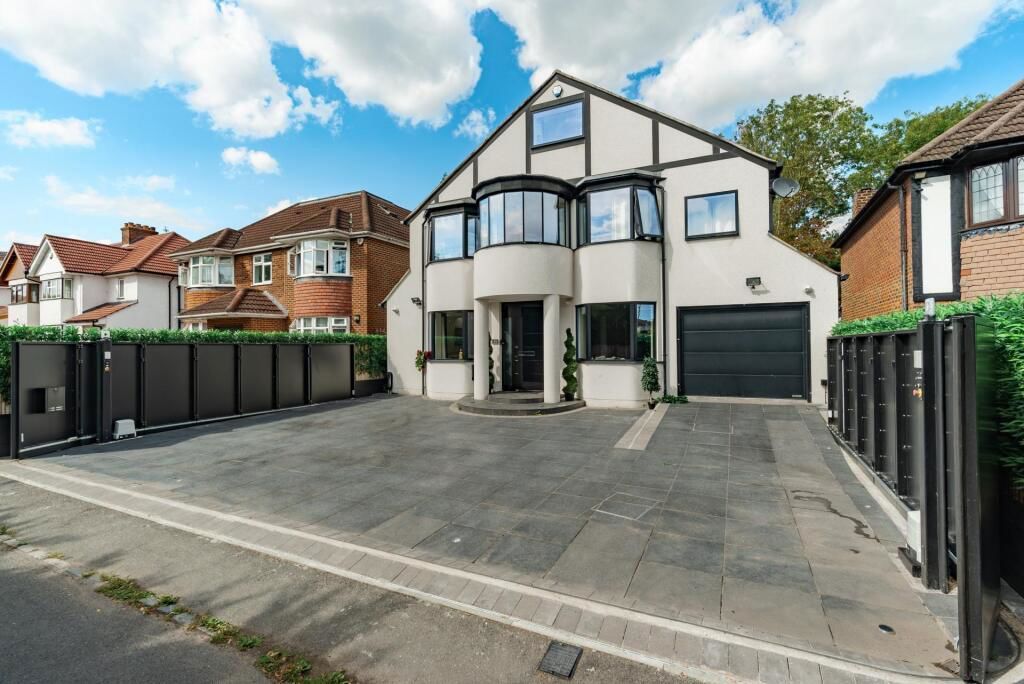 Property photo 2 of 21