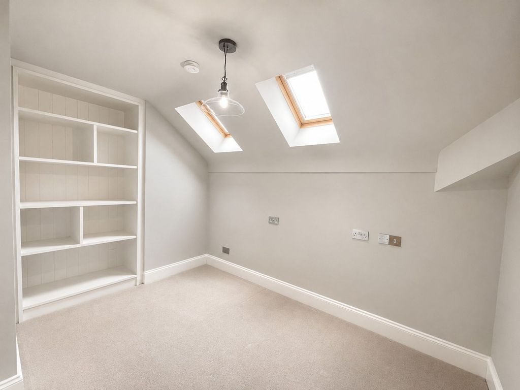 Additional image 12 of 3 bed flat for sale7 Churchill House, Park Heights, St Helier JE2