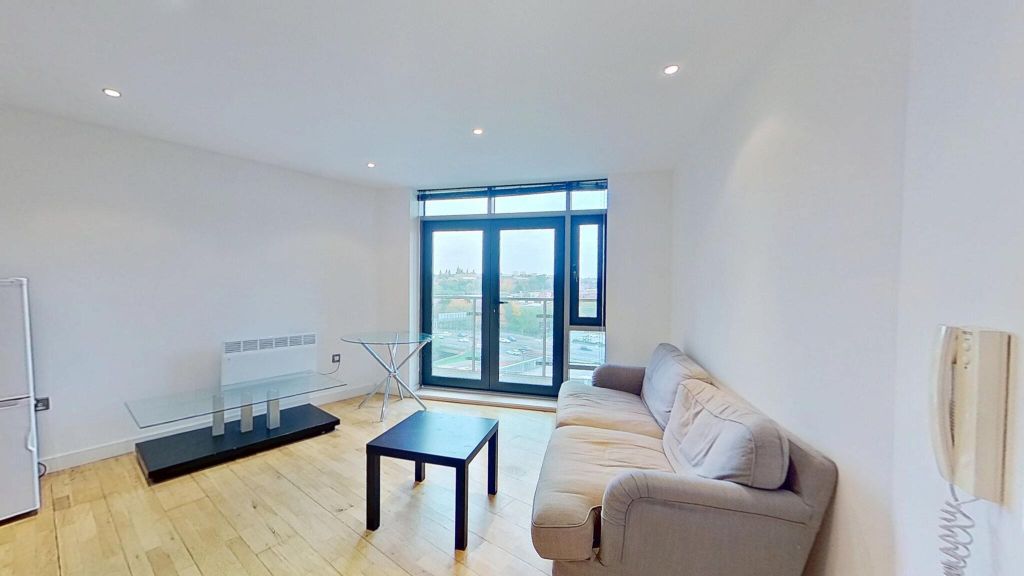 Property photo 1 of 20 Living Room