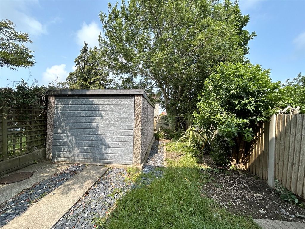 Property photo 2 of 15 Picture No. 23
