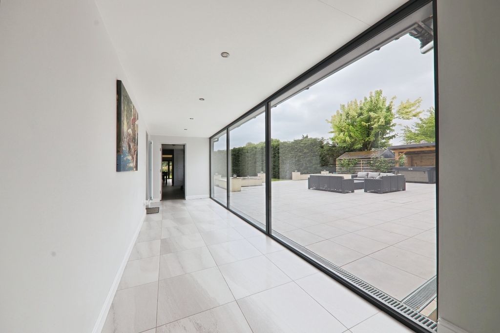 Property photo 2 of 27 4150757