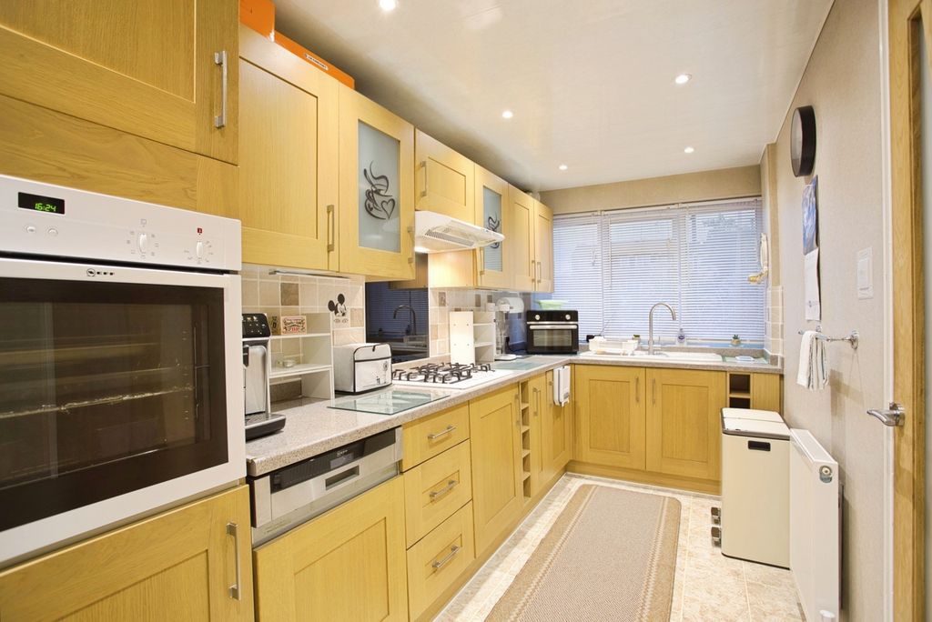 Property photo 3 of 16 Photo