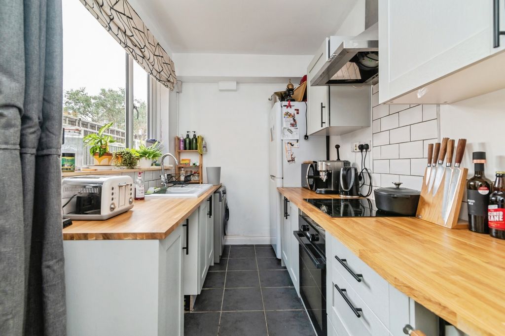 Property photo 3 of 17 Pbox-Img.Jpg