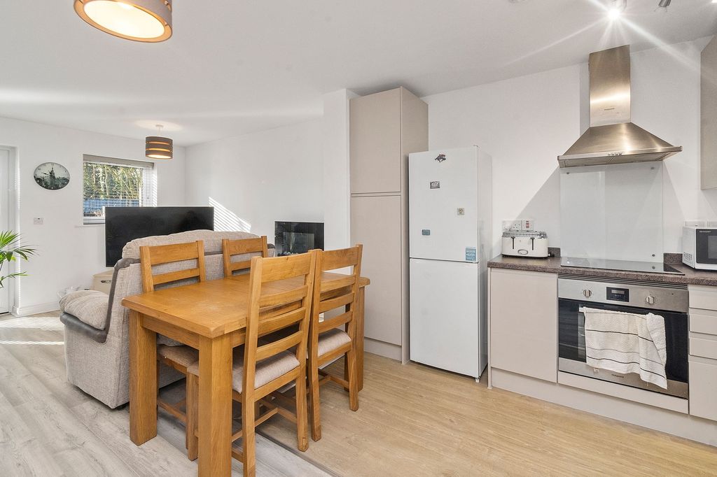 Property photo 3 of 26