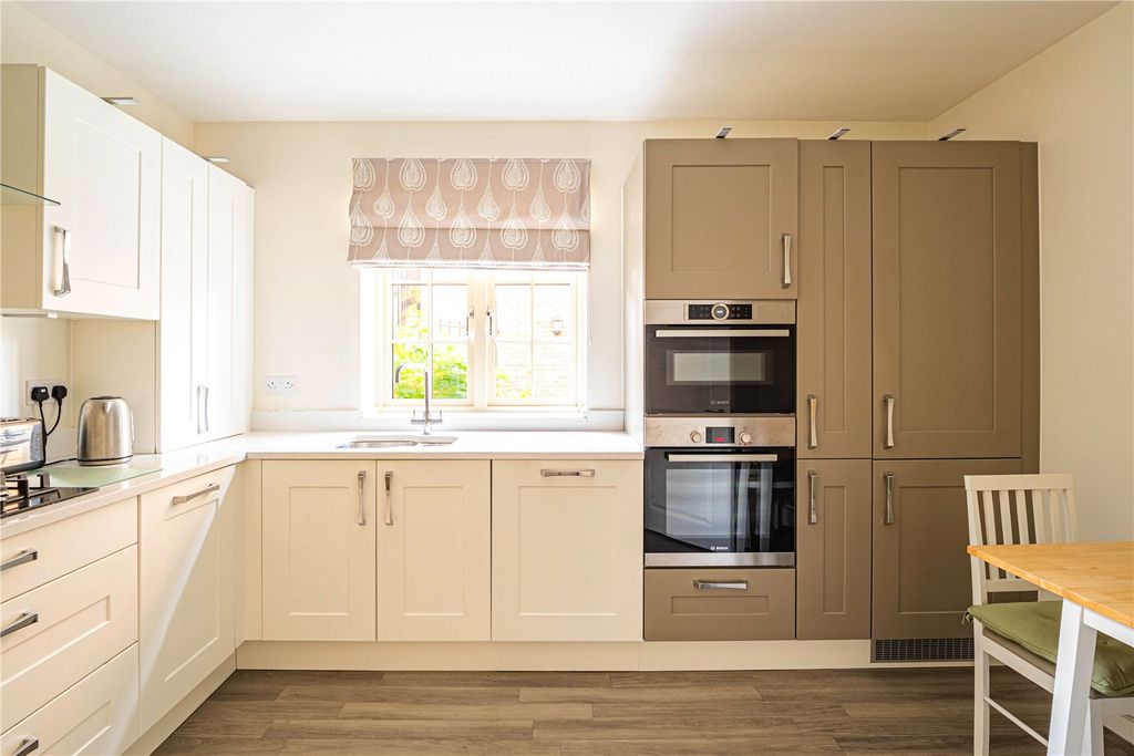 Property photo 3 of 12 Picture No. 18