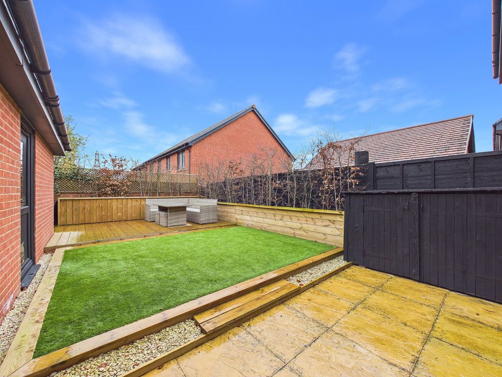 Property photo 2 of 21 Private Garden