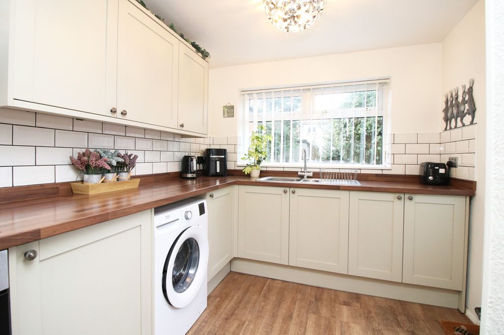 Property photo 3 of 25