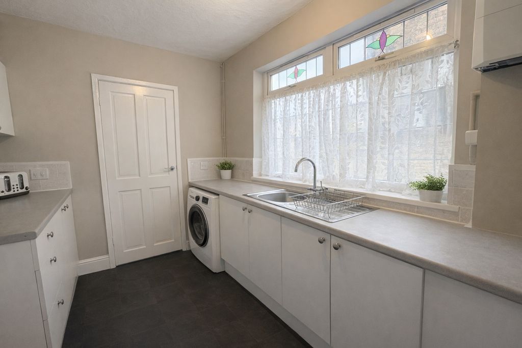 Property photo 2 of 10 Photo 2