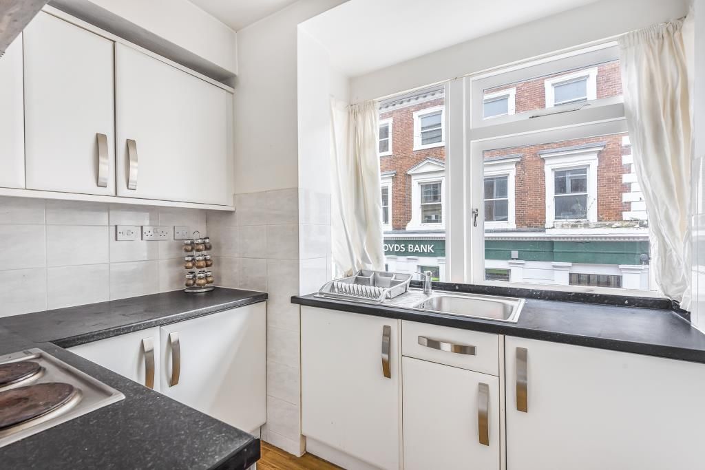 Property photo 3 of 10 Kitchen