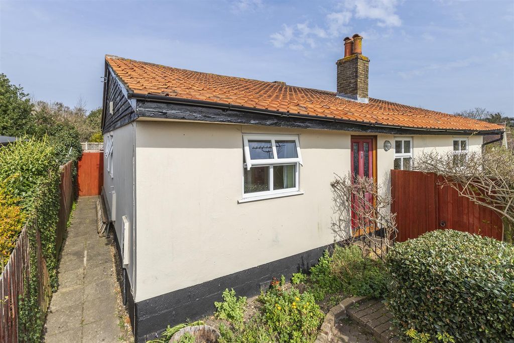 Property photo 2 of 31