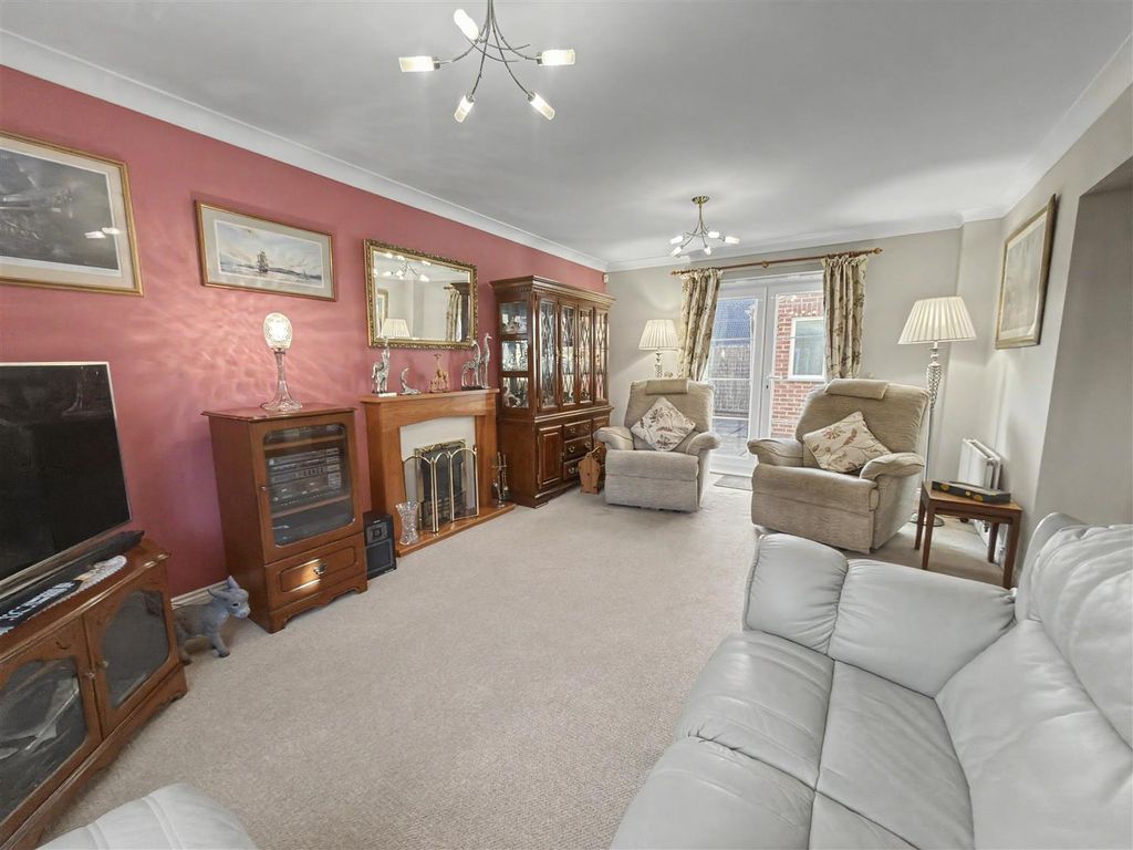 Property photo 2 of 12 Living Room