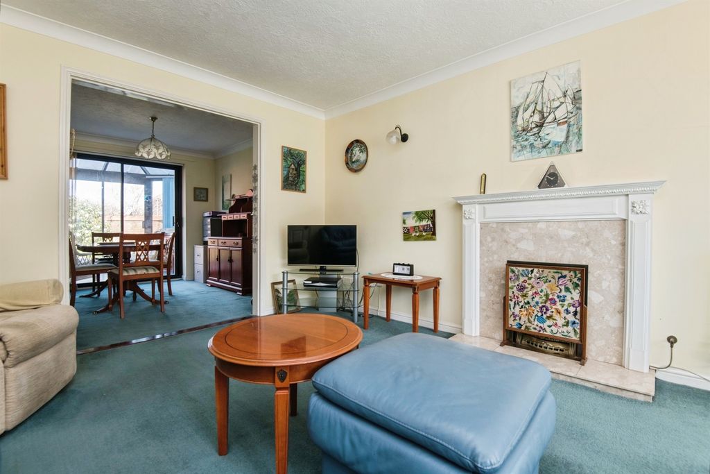Property photo 3 of 17