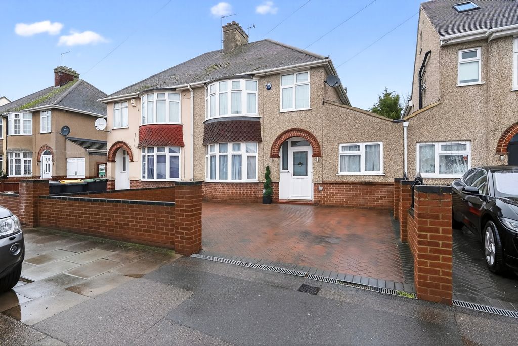 Property photo 1 of 20 Front