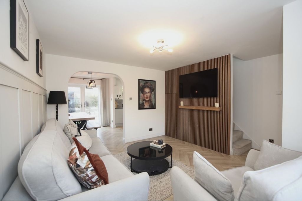 Property photo 3 of 17