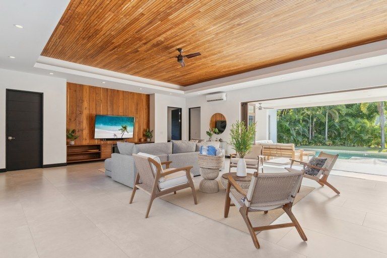 Property photo 3 of 13 <Alttext/>