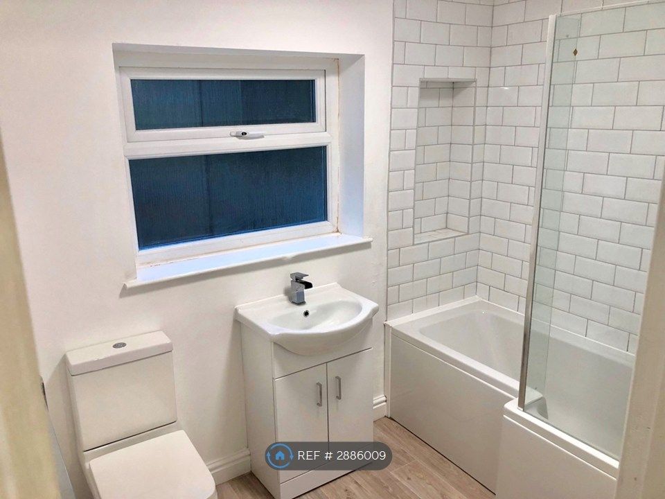 Property photo 2 of 7 Family Bathroom