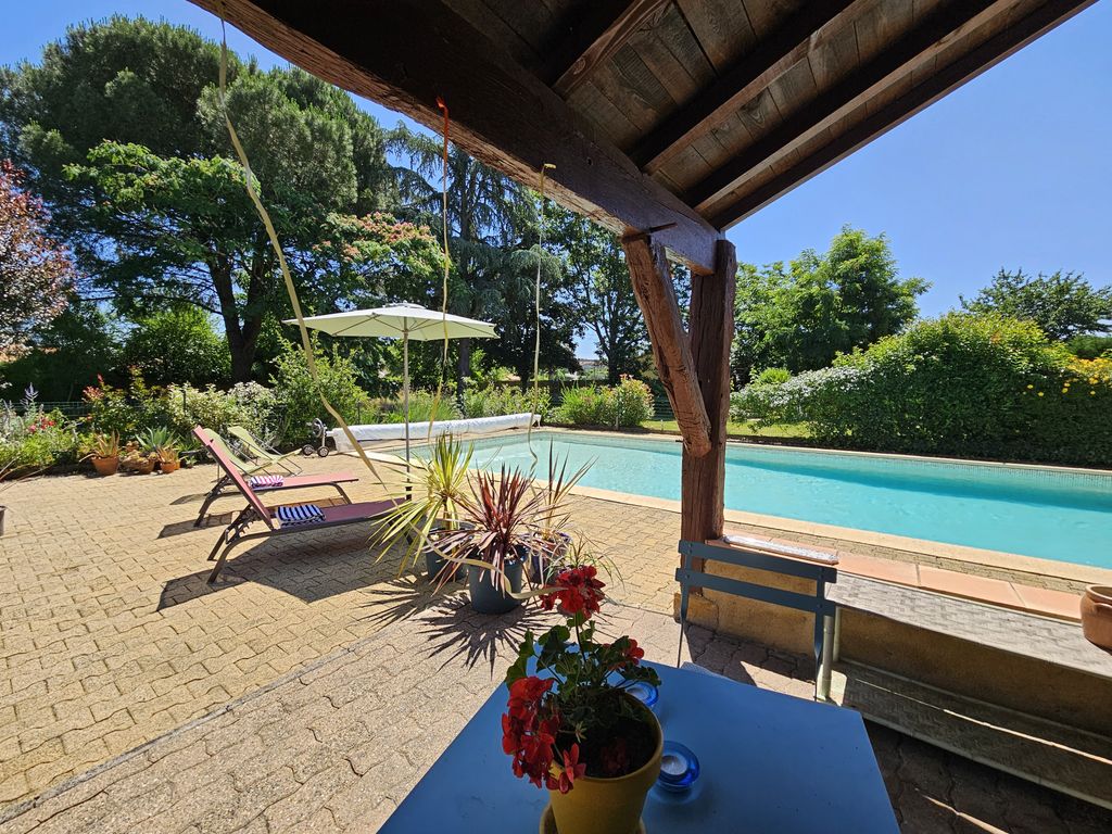 Property photo 3 of 25