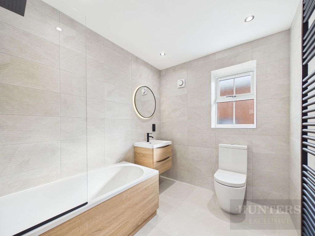 Property photo 3 of 28 d3c08760De8347A38249A8E7561A44Ae_100_Cam06497G6-Pr