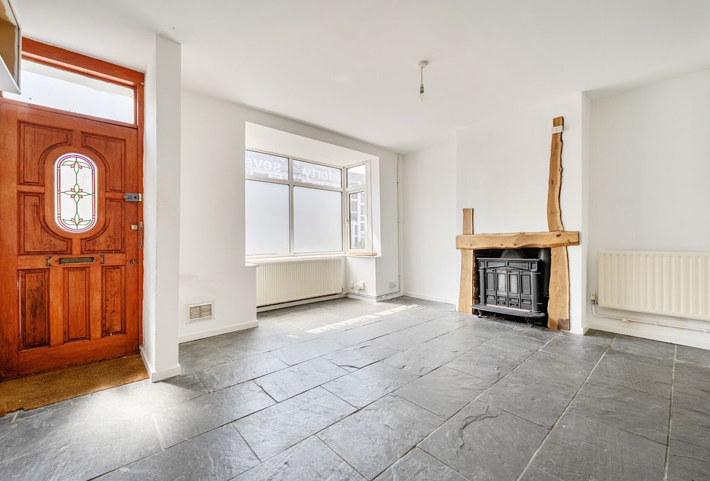 Property photo 3 of 12 1457178-6-69Fdcdc...