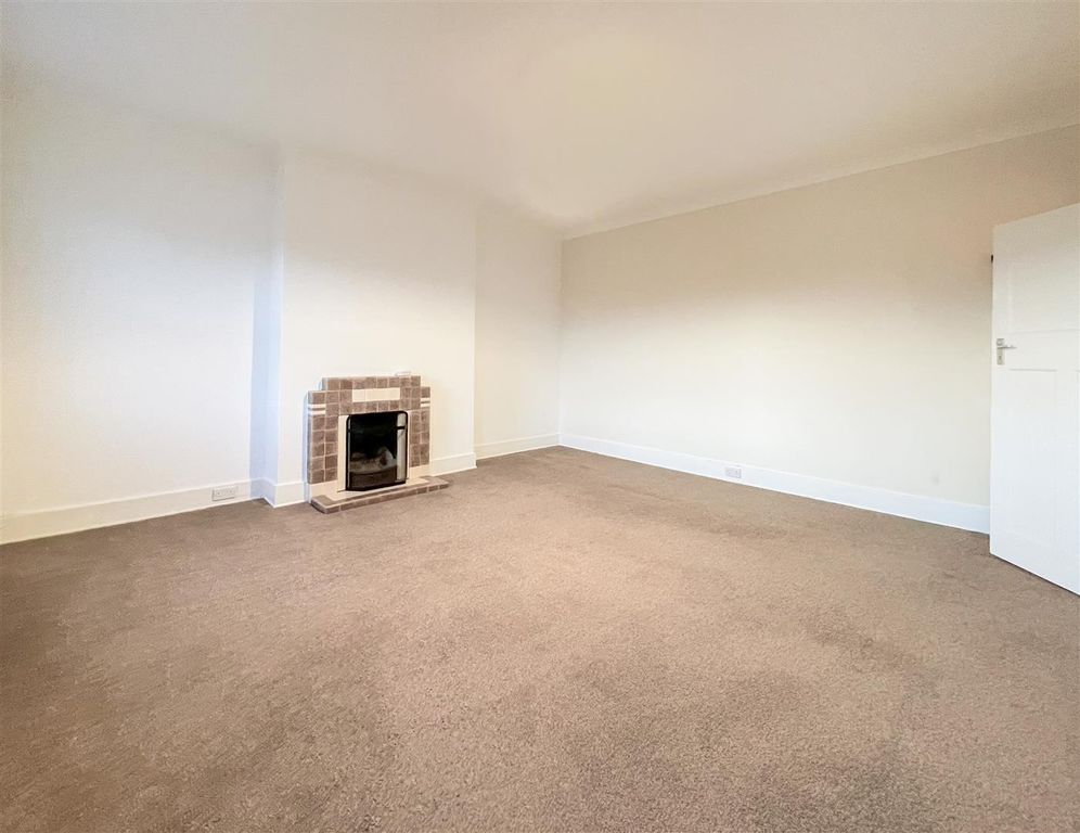 Property photo 3 of 10 Living Room