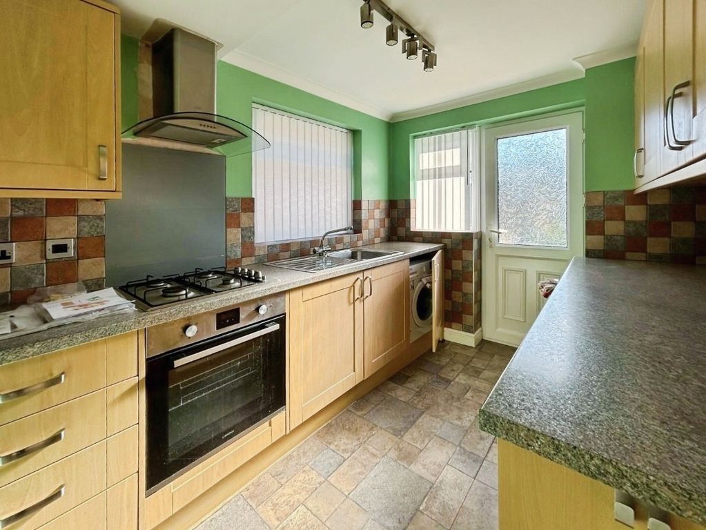 Property photo 2 of 13 Pbox-Kitchen-340540.Jpeg