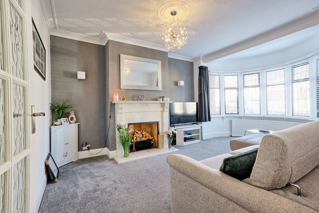 Property photo 3 of 25