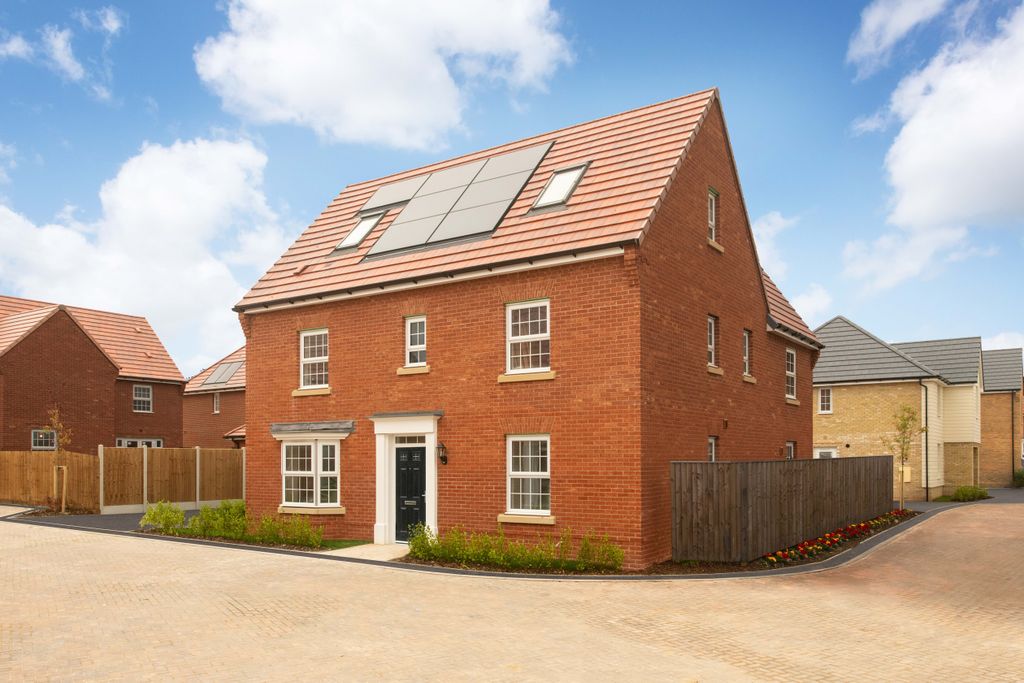 Property photo 1 of 10 Great Dunmow Grange Street Scene
