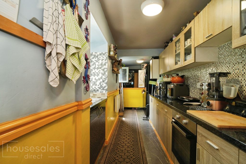 Property photo 3 of 10