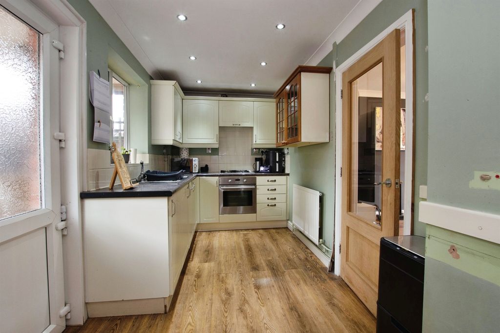Property photo 2 of 17