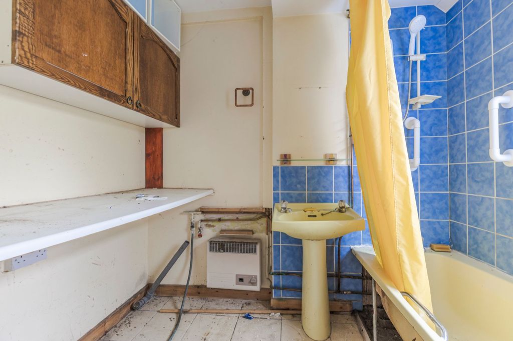 Property photo 3 of 21