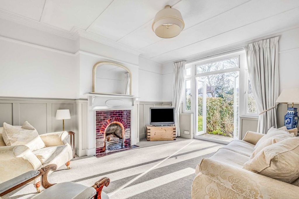 Property photo 2 of 10