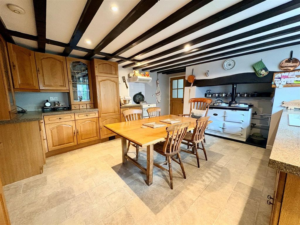 Property photo 2 of 11 Kitchen