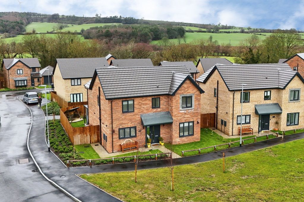 Property photo 3 of 26