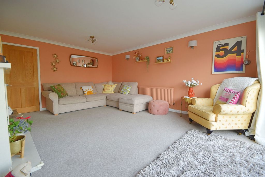 Property photo 2 of 26