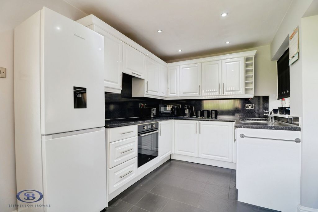 Property photo 3 of 20 Pbox-Img.Jpg